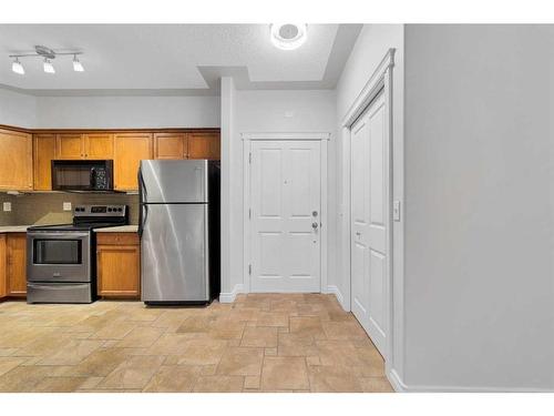 309-2411 Erlton Road Sw, Calgary, AB - Indoor Photo Showing Kitchen