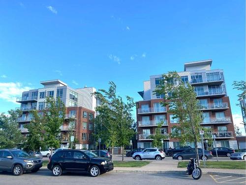 422-63 Inglewood Park Se, Calgary, AB - Outdoor With Facade