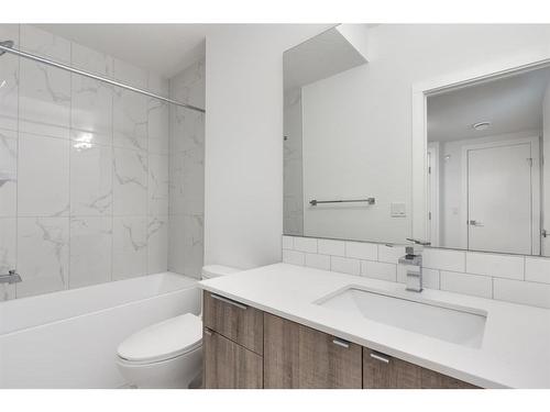 502-101 Panatella Square Nw, Calgary, AB - Indoor Photo Showing Bathroom