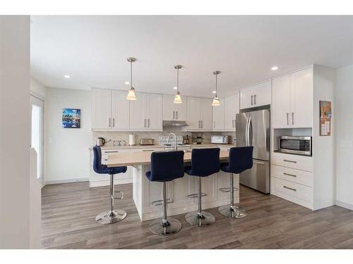 9110 21 Street Se, Calgary, AB - Indoor Photo Showing Kitchen With Upgraded Kitchen