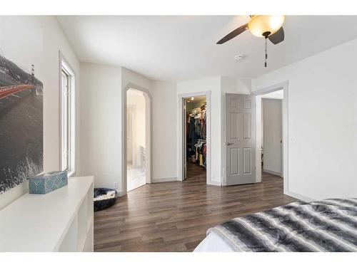 9110 21 Street Se, Calgary, AB - Indoor Photo Showing Bedroom