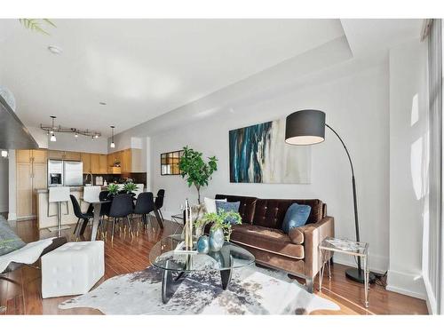 606-205 Riverfront Avenue Sw, Calgary, AB - Indoor Photo Showing Living Room