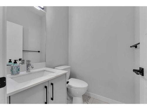 519 Corner Meadows Square Ne, Calgary, AB - Indoor Photo Showing Bathroom