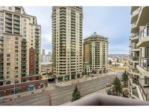 907-1108 6 Avenue Sw, Calgary, AB - Outdoor With Balcony With Facade