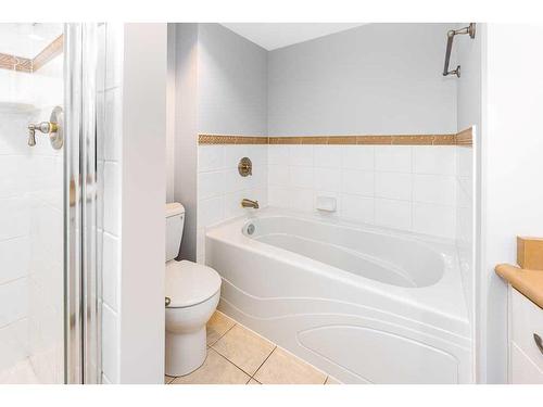 907-1108 6 Avenue Sw, Calgary, AB - Indoor Photo Showing Bathroom