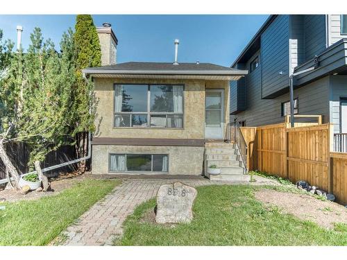 8518 47 Avenue Nw, Calgary, AB - Outdoor