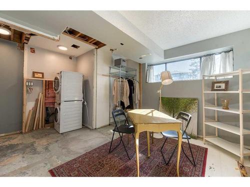 8518 47 Avenue Nw, Calgary, AB - Indoor