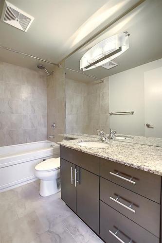 1210-8880 Horton Road Sw, Calgary, AB - Indoor Photo Showing Bathroom