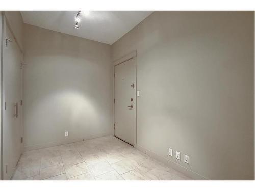 1210-8880 Horton Road Sw, Calgary, AB - Indoor Photo Showing Other Room