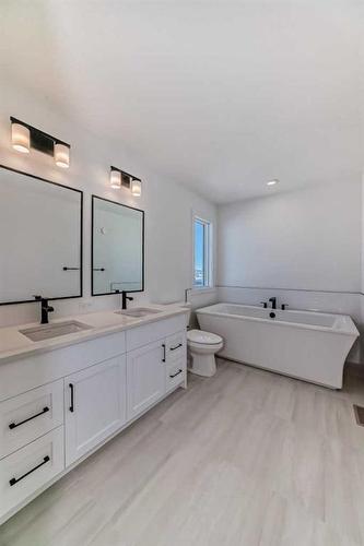 103 Saddlebred Place, Cochrane, AB - Indoor Photo Showing Bathroom