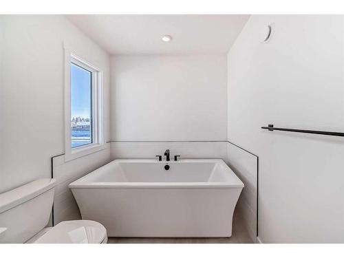 103 Saddlebred Place, Cochrane, AB - Indoor Photo Showing Bathroom