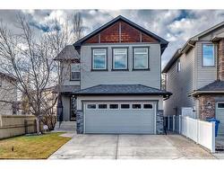 122 Eversyde Close SW Calgary, AB T2Y 5E2