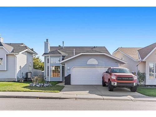 1763 Meadowbrook Drive Se, Airdrie, AB - Outdoor With Facade