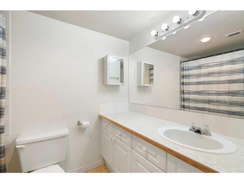 404-1330 15 Avenue Sw, Calgary, AB - Indoor Photo Showing Bathroom