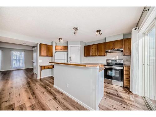 50 Tuscany Springs Heights Nw, Calgary, AB - Indoor Photo Showing Kitchen