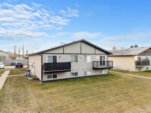 B-4607 46 Street, Innisfail, AB - Outdoor With Deck Patio Veranda