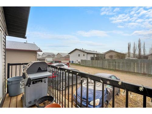 B-4607 46 Street, Innisfail, AB - Outdoor With Exterior