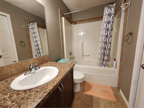 1061 Panatella Boulevard Nw, Calgary, AB - Indoor Photo Showing Bathroom