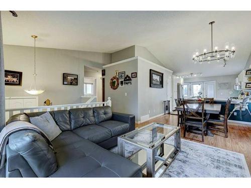 62 Jensen Heights Place Ne, Airdrie, AB - Indoor Photo Showing Living Room