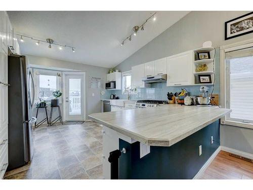 62 Jensen Heights Place Ne, Airdrie, AB - Indoor Photo Showing Kitchen