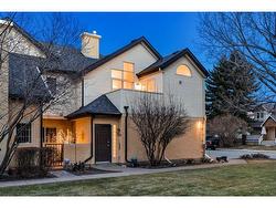 426 31 Avenue NW Calgary, AB T2M 2P4