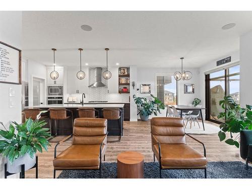 61 Creekstone Square Sw, Calgary, AB - Indoor Photo Showing Living Room