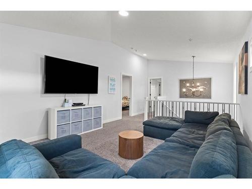 61 Creekstone Square Sw, Calgary, AB - Indoor Photo Showing Living Room