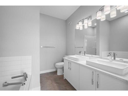 599 Mahogany Road Se, Calgary, AB - Indoor Photo Showing Bathroom