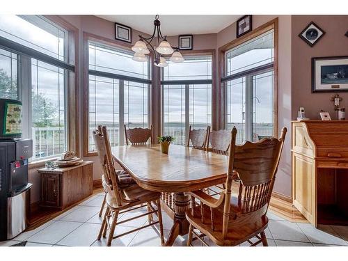 331067 Rge. Rd. 234, Rural Kneehill County, AB - Indoor Photo Showing Dining Room