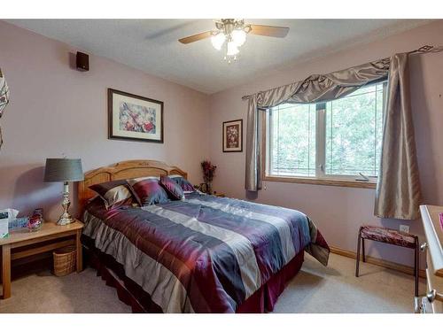 331067 Rge. Rd. 234, Rural Kneehill County, AB - Indoor Photo Showing Bedroom