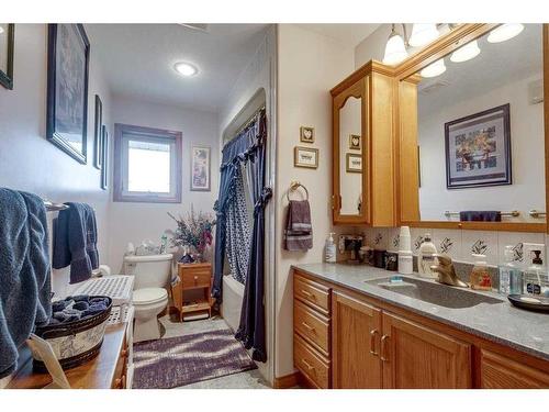 331067 Rge. Rd. 234, Rural Kneehill County, AB - Indoor Photo Showing Bathroom