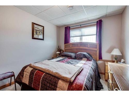 331067 Rge. Rd. 234, Rural Kneehill County, AB - Indoor Photo Showing Bedroom