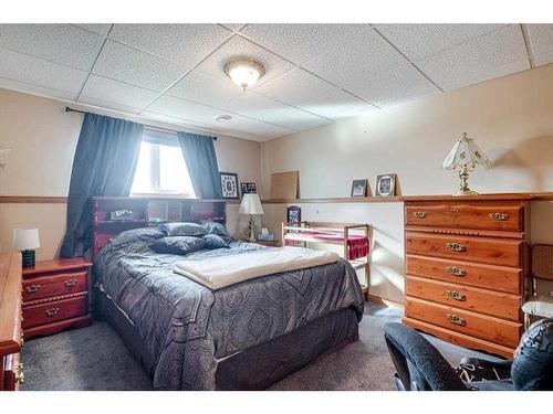 331067 Rge. Rd. 234, Rural Kneehill County, AB - Indoor Photo Showing Bedroom