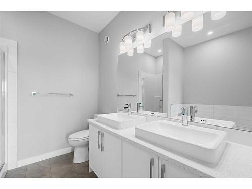 607 Mahogany Road Se, Calgary, AB - Indoor Photo Showing Bathroom