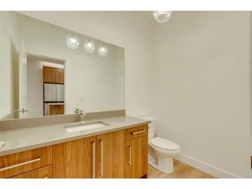 4403 26 Avenue Se, Calgary, AB - Indoor Photo Showing Bathroom