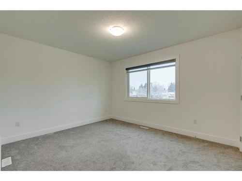 4403 26 Avenue Se, Calgary, AB - Indoor Photo Showing Other Room