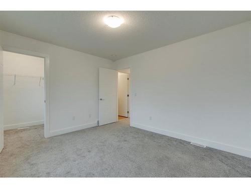 4403 26 Avenue Se, Calgary, AB - Indoor Photo Showing Other Room