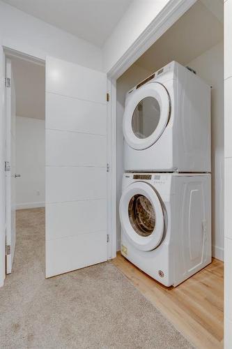 4403 26 Avenue Se, Calgary, AB - Indoor Photo Showing Laundry Room