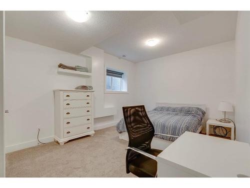 4403 26 Avenue Se, Calgary, AB - Indoor Photo Showing Bedroom