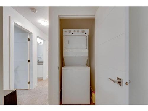 4403 26 Avenue Se, Calgary, AB - Indoor Photo Showing Laundry Room