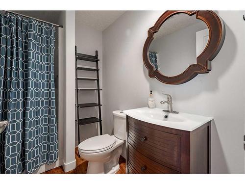 341 Rainbow Falls Way, Chestermere, AB - Indoor Photo Showing Bathroom