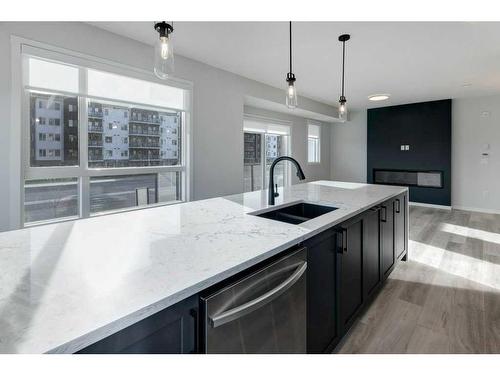 3115-33 Carringham Gate Nw, Calgary, AB - Indoor Photo Showing Kitchen With Double Sink With Upgraded Kitchen