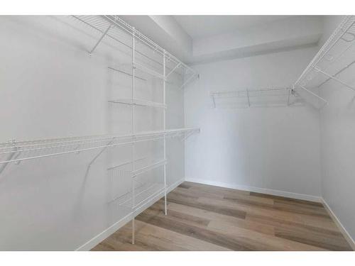 3115-33 Carringham Gate Nw, Calgary, AB - Indoor With Storage