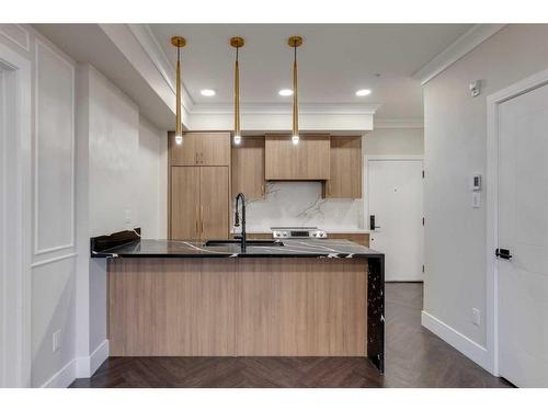 613-330 Dieppe Drive Sw, Calgary, AB - Indoor Photo Showing Kitchen