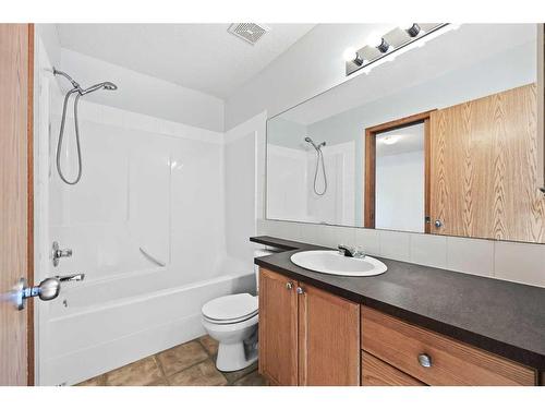 603 Country Village Cape Ne, Calgary, AB - Indoor Photo Showing Bathroom