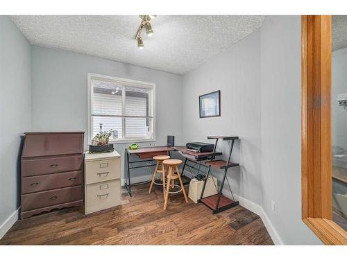 100 Cove Road, Chestermere, AB - Indoor Photo Showing Other Room