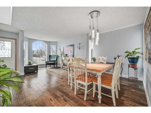 100 Cove Road, Chestermere, AB - Indoor Photo Showing Dining Room