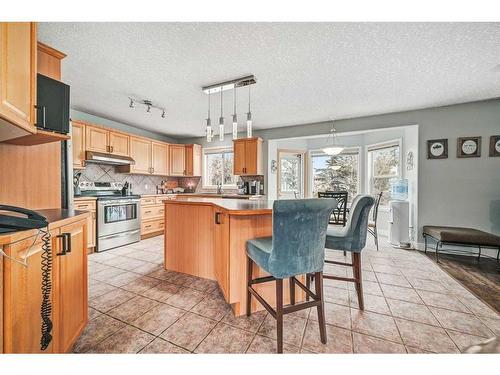 100 Cove Road, Chestermere, AB - Indoor Photo Showing Kitchen