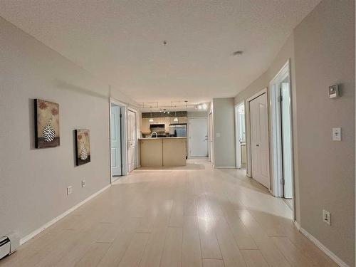 4115-60 Panatella Street Nw, Calgary, AB - Indoor Photo Showing Other Room