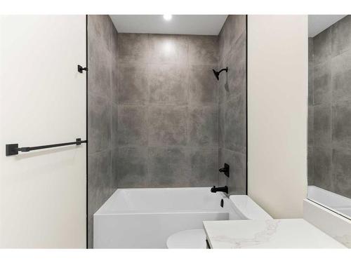 193 South Shore View, Chestermere, AB - Indoor Photo Showing Bathroom